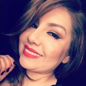 Meet your Posher, Alma